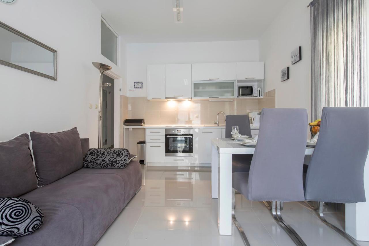 זאדאר Apartman Miki Borik מראה חיצוני תמונה