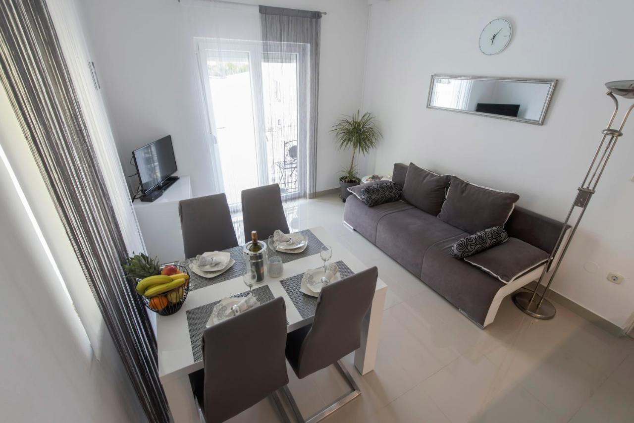 זאדאר Apartman Miki Borik מראה חיצוני תמונה