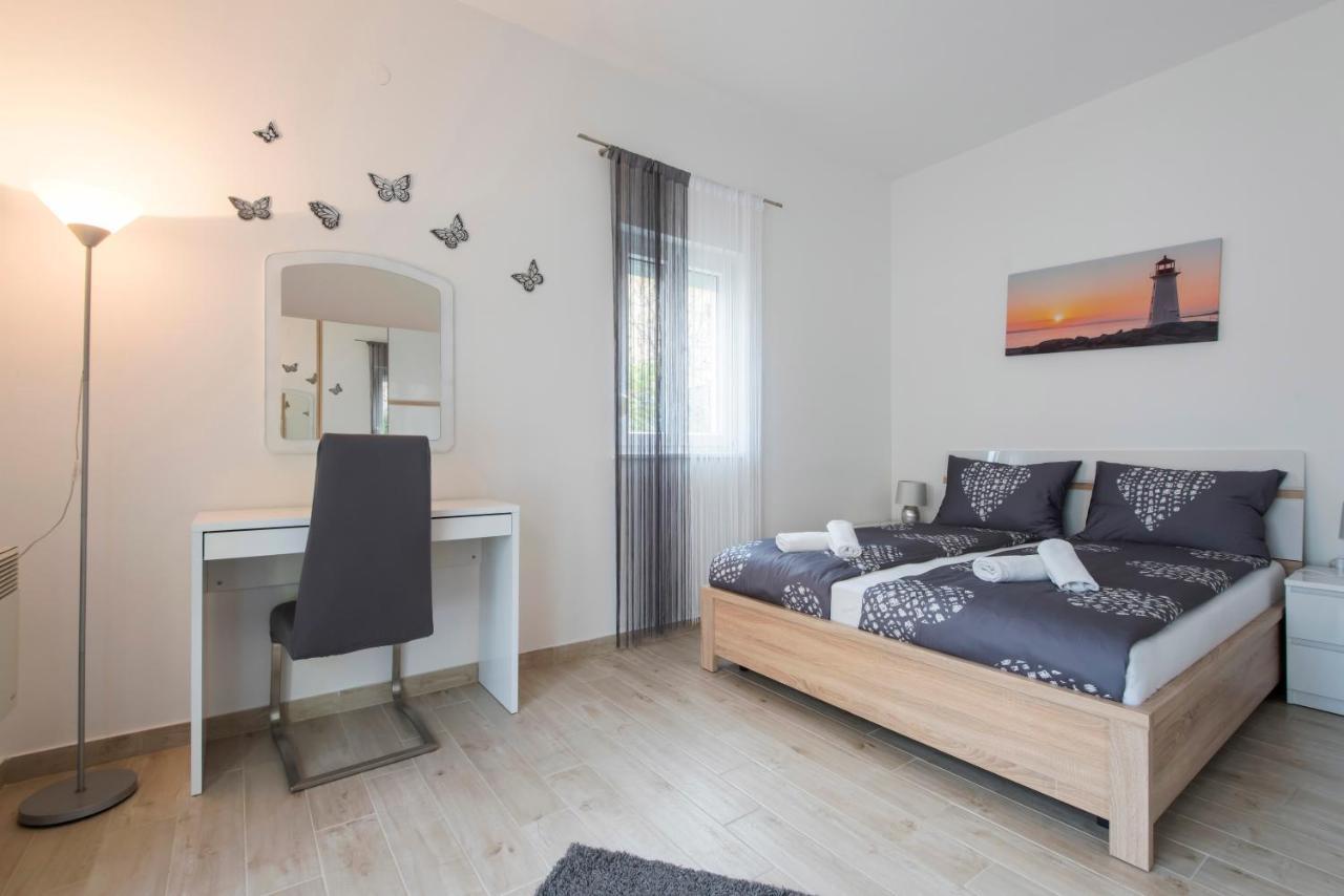 זאדאר Apartman Miki Borik מראה חיצוני תמונה